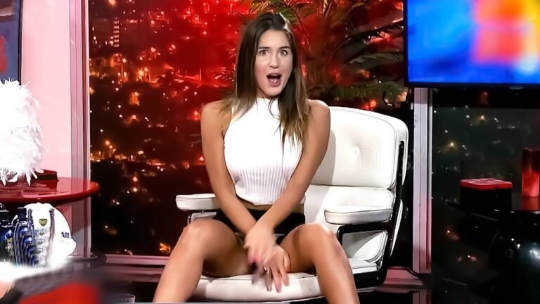 By accident, She Revealed her CameIT0E on LiveTV- Try NOT to Gasp