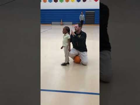 Coach goes viral online for this one act during kids’ basketball game